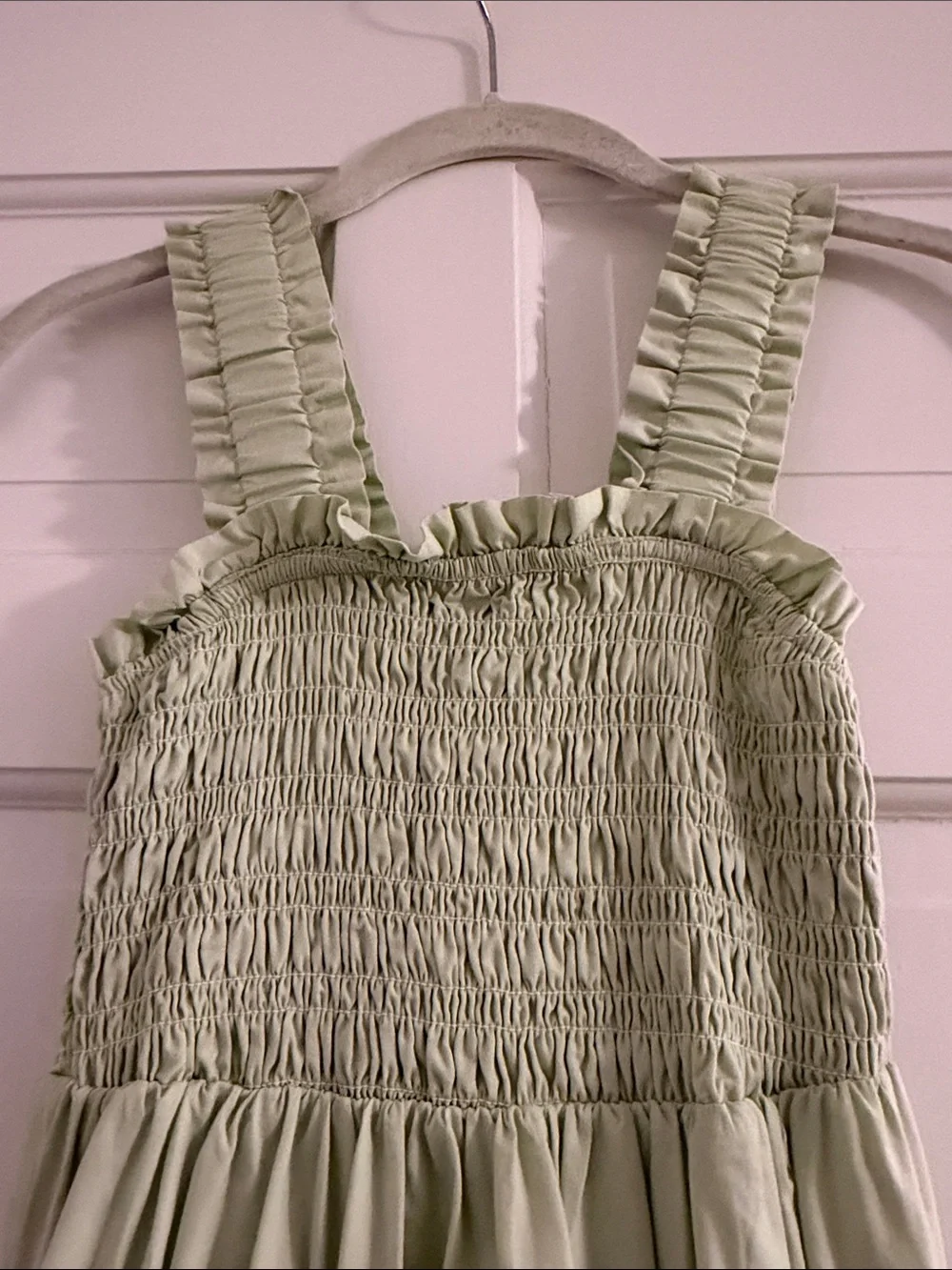 Abercrombie & Fitch light green